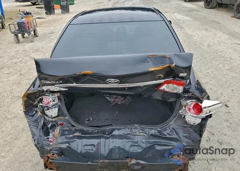 2013 Toyota Corolla Base z USA, uszkodzony, nr VIN 2T1BU4EE5DC024749